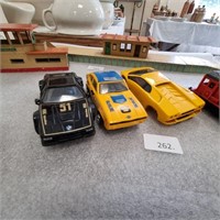 3 SCALELETRIC CARS