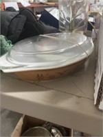 DIVIDED PYREX DISH W LID
