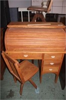 Childs Roll Top Desk And Chair 30×16×36