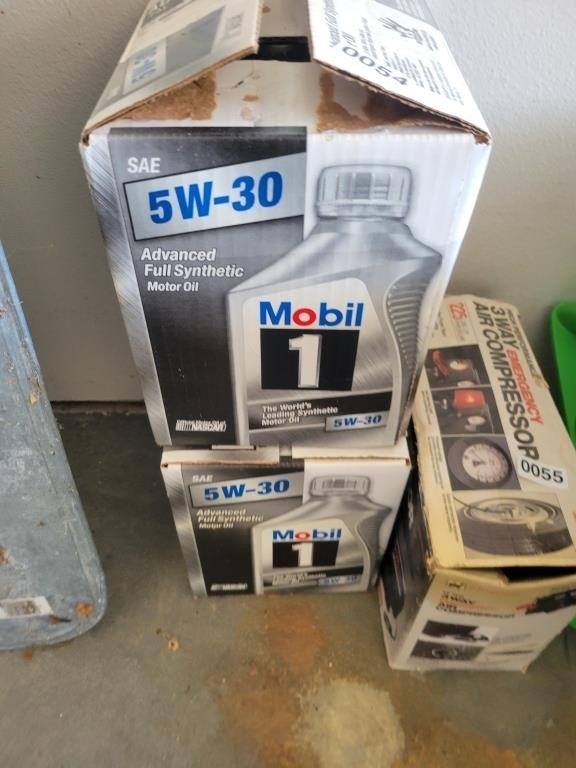 Lot of Mobil 1 5W-30 Oil