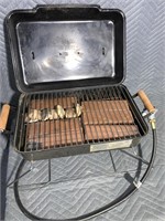 Table top propane barbecue (at#17c)