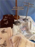 Fancy Guest Towels & Racks