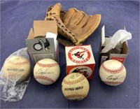 Old Baseball Glove/Signed Baltimore Orioles Balls