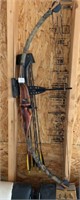 Browning compound bow with arrows and broad heads