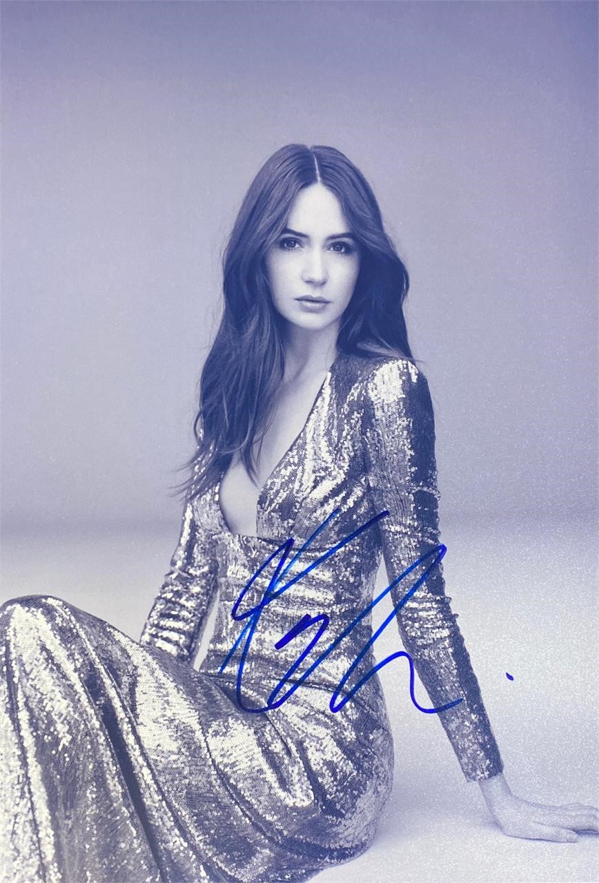 Autograph  
Karen Gillian Photo