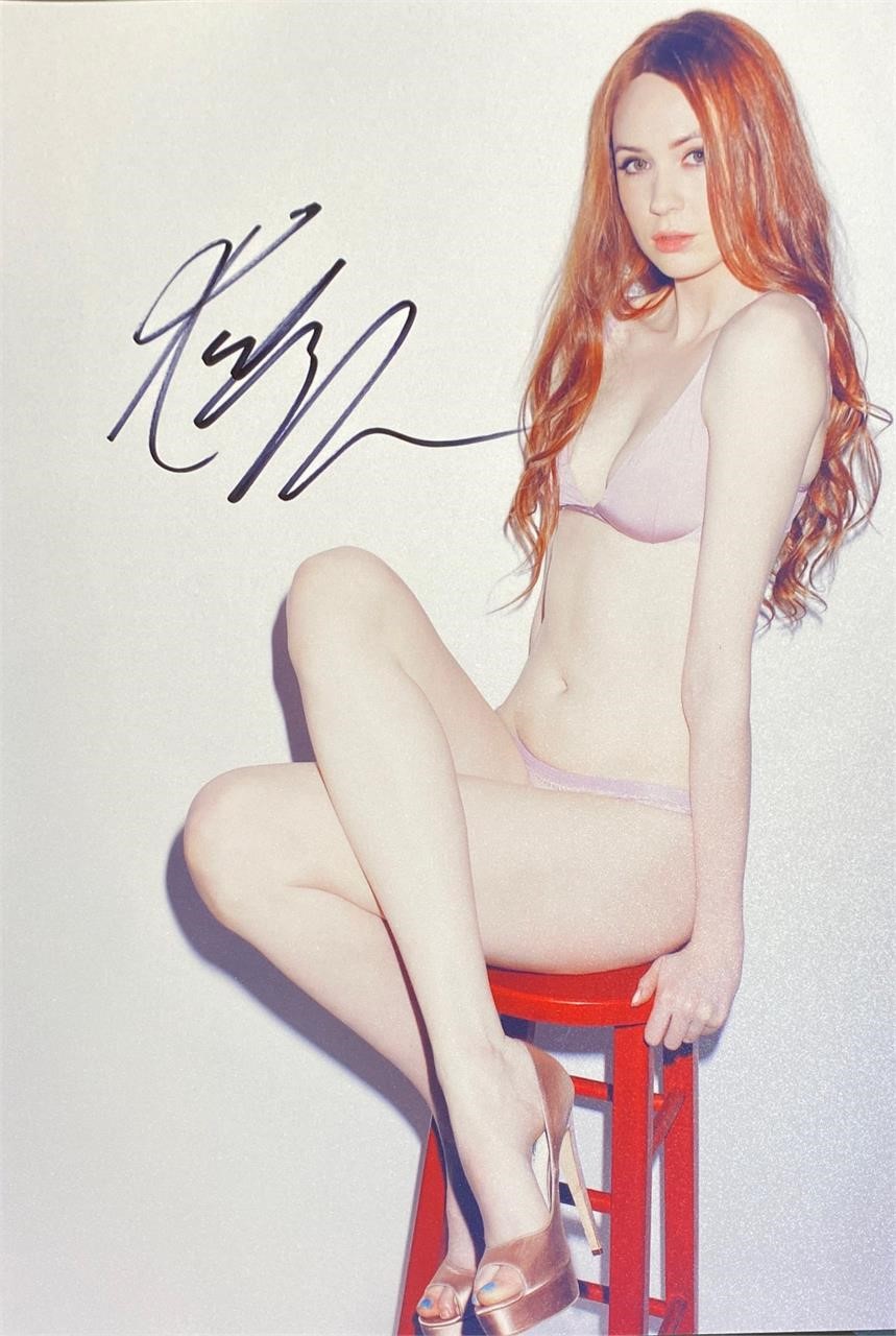 Autograph  
Karen Gillian Photo