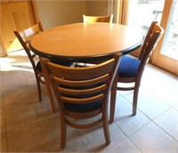 STERLING SEATING INC. TABLE & FOUR PADDED CHAIRS