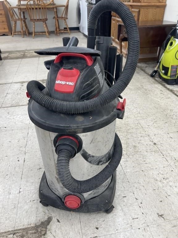 Shop-Vac w/ Attachments (works)