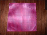 Red gingham tablecloth - Green gingham tablecloth