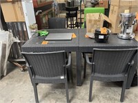 Outdoor Table with (4) Chairs