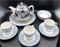 Vintage Teapot & Dinner Plates, Bowls/Saucers/Cups