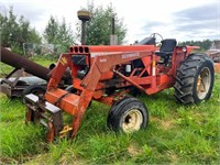 185 Allis Chalmers tractor with forks