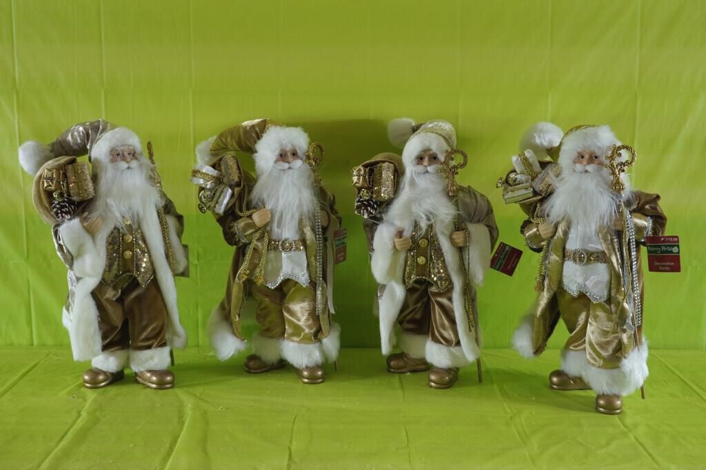 4 Santa Clauses
