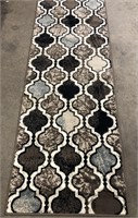 CARPET RUNNER APPROXIMATELY 7FT 11IN X 31IN