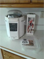 WELBILT HOMEMADE BAKERY AND ELECTRIC KNIFE