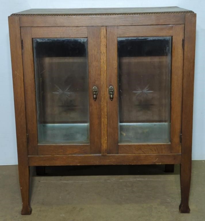 (SM) Vtg 2-Shelf Wooden Display Cabinet w/