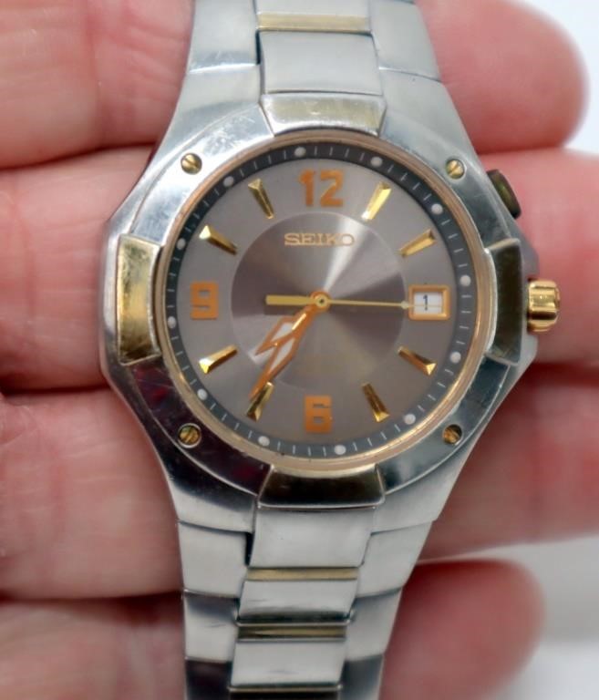 Seiko Kinetic Watch w Gold Accents 5M62-0AN0 | Big Al's Auction