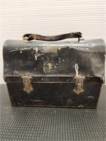 Vintage lunch pail. Handle broken-see photo