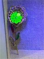 Vintage goldtone flower flow uranium glass brooch