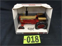 1/16 Scale International Farmall 1026 Hydro Tracto