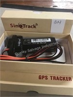 (2) GPS TRACKERS (DISPLAY)