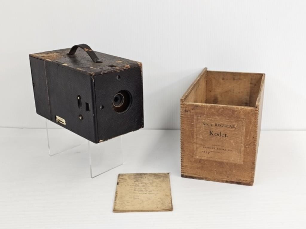 1894-1897 EASTMAN KODAK NO 4 REGULAR BOX CAMERA