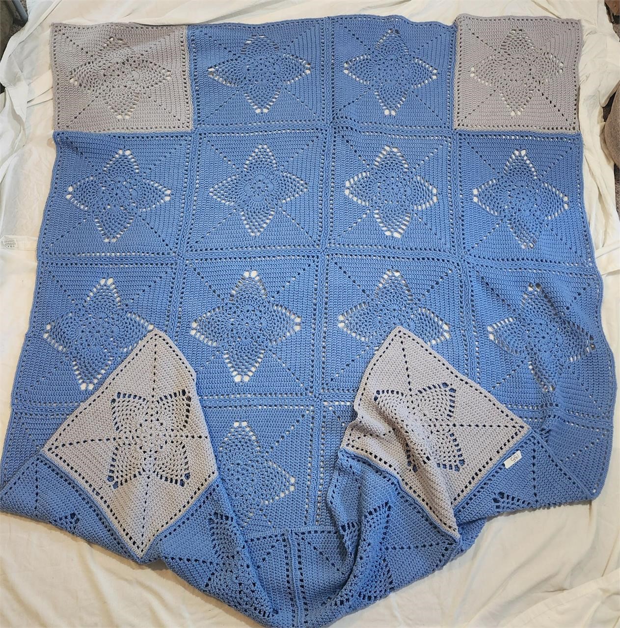 92"×74" handmade blanket blue w/ grey corners