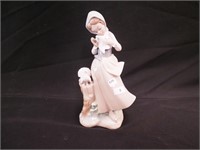 9 1/2" Lladro figurine Girl with Pigeons #4915