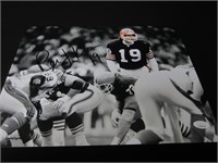 Bernie Kosar Signed 11x14 Photo JSA Witnessed