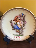 Vintage Hummel Plate 1974 “Apple Tree Girl”