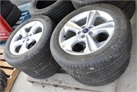 4 - Michelin 255/55R17 Tires on Ford Rims (Fits a