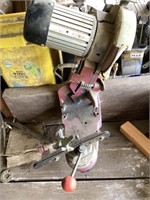 Saw blade sharpener