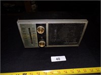 RCA Victor AM/FM Radio