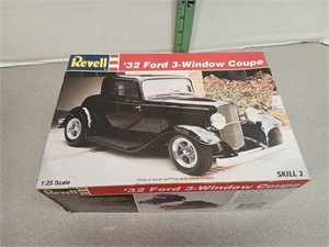 Revell 32 Ford coupe. Model kit 1/25th scale