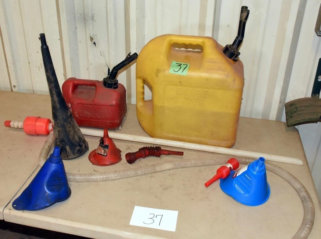 Gas Cans - 6 funnels - barrel pump