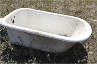 Claw Foot Porcelain Tub 16 x 25 x 46