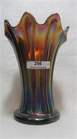 Nwood 7" lt Amethyst Thin Rib vase