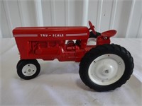 1/16 Scale Tru-Scale Narrow Front End Tractor