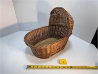 Vtg Wicker Bassinet