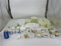 Service de vaisselles vintages Milk Glass