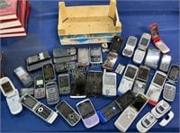 LOT - CELL PHONES FOR PARTS