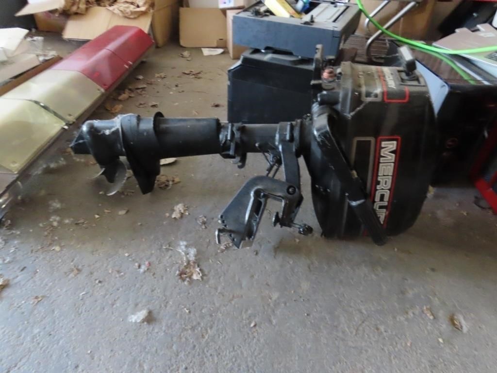 4HP Mercury outboard boat motor. Pulls over.