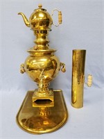 Brass Samovar with tray       (O 110)