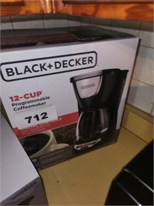 NIB BLACK & DECKER 12 CUP COFFEE MAKER