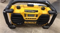 DEWALT WORKSITE CHARGER/RADIO