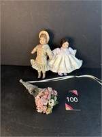 Vtg Sm Dolls & Flower Bouquet