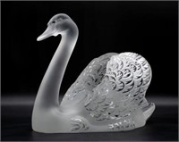 Large Lalique France Crystal Swan Figure.