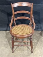 Ladder back side chair w/cane seat