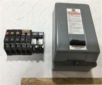 Electrical Breaker box APPEARS NEW w/breakers