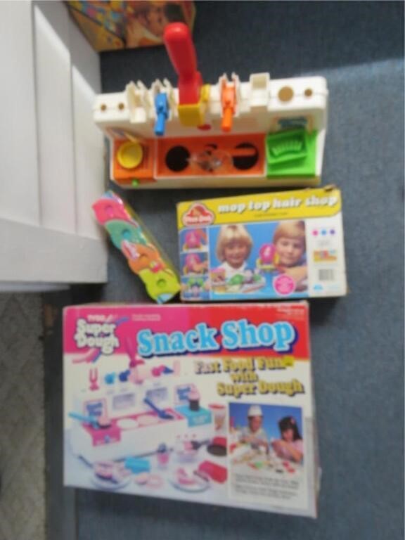 PLAY-DOH MOP TOP HAIR SHOP AND SNACK SHOP PLAYSETS